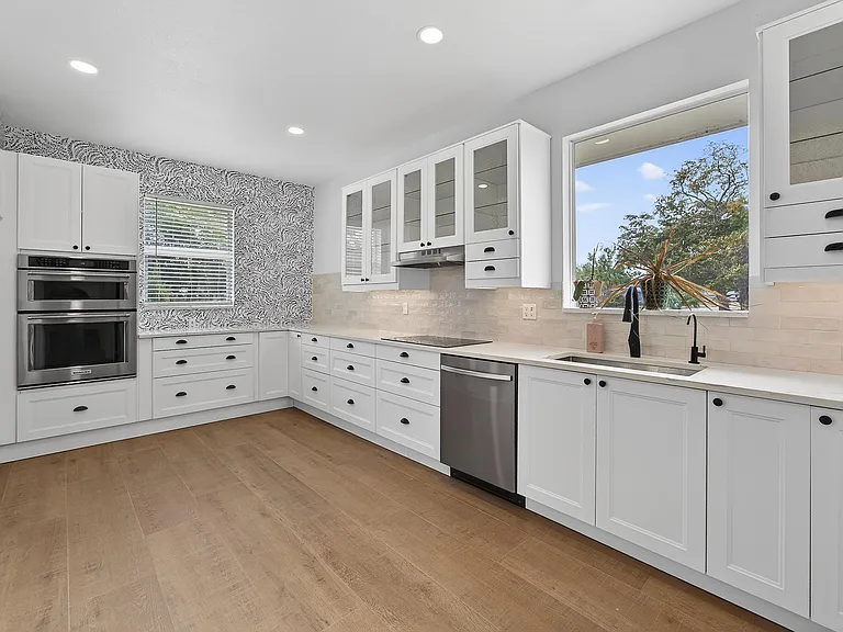 1839 Saint George Dr — Photo 6