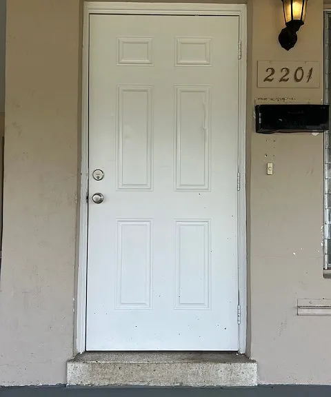 2210 N 57th Ave — Photo 30