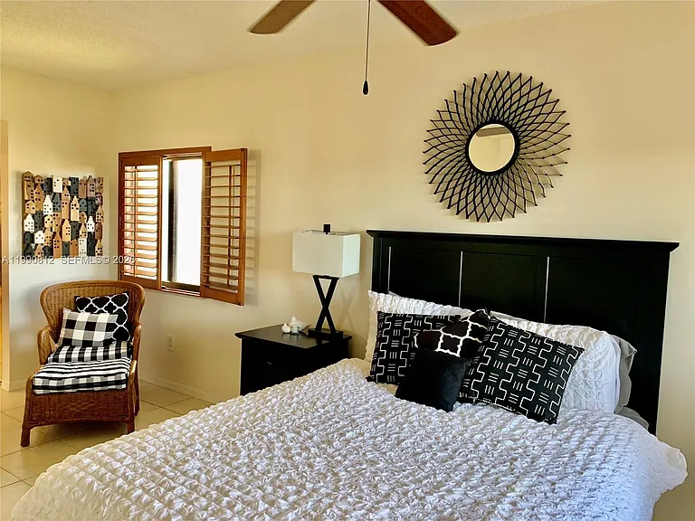 2105 Lavers Cir #501 — Photo 16
