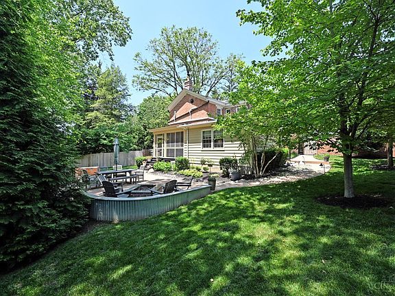 3rd image of 1233 Grace Ave