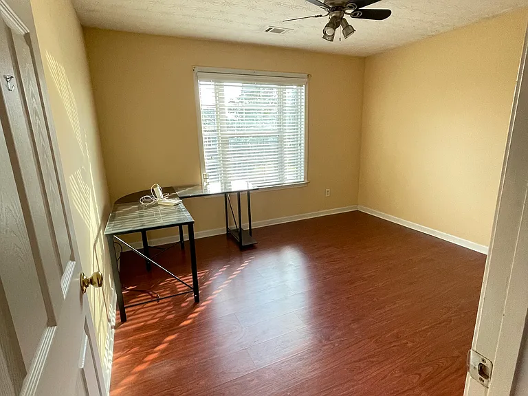 4th bedroom, or study, computer room