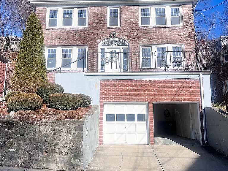 95 Westbourne Ter #1 — Photo 1