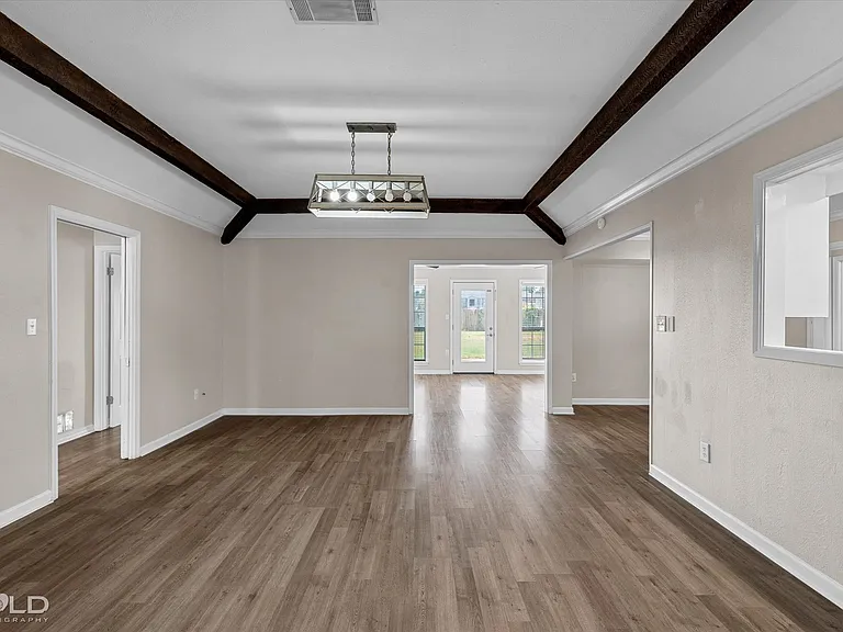 5318 Foxglove Dr — Photo 10