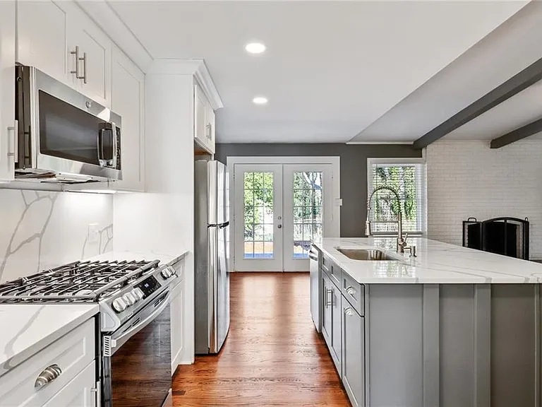 2341 Rubart Dr — Photo 14
