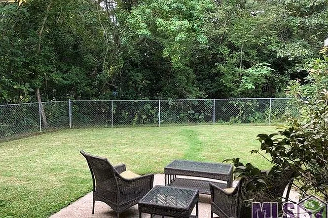 8585 Barnett Dr — Photo 23