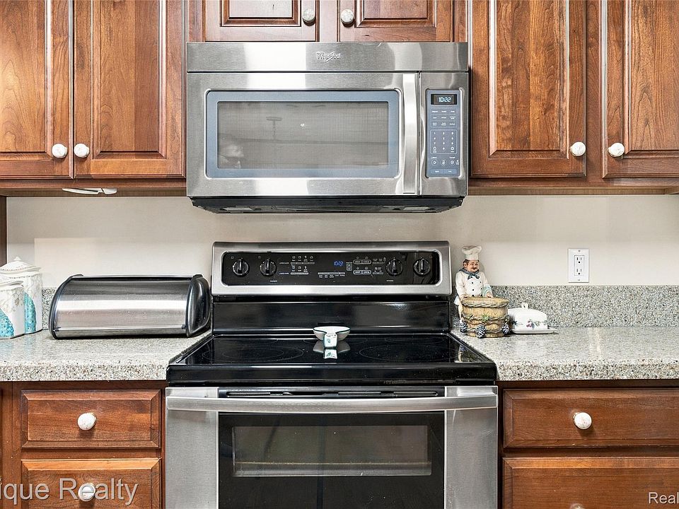 1570 Lomond Ln, photo 19