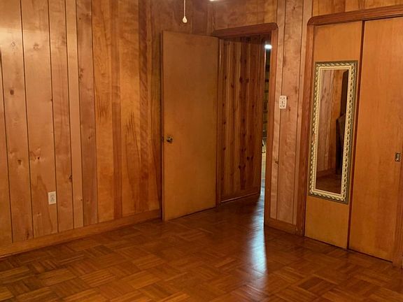 5th image of 1075 Avenue C