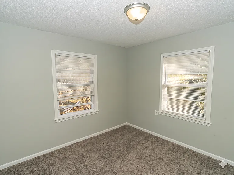 416 W Spring Dr — Photo 12