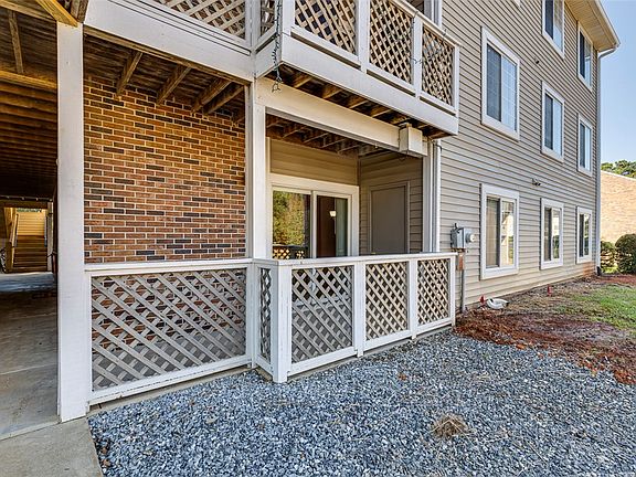 4th image of 220 Elm St APT 203