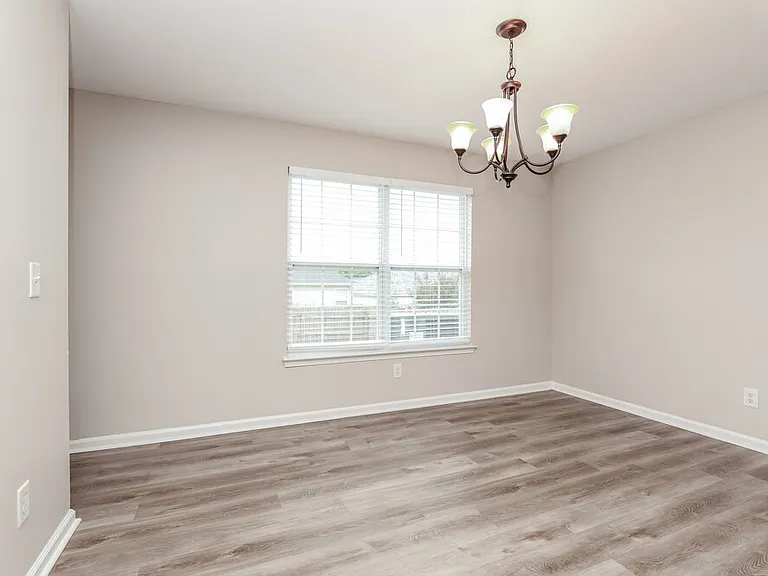 329 Sarna Dr — Photo 6