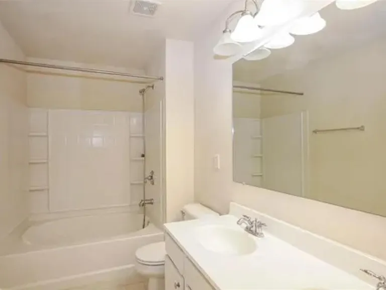 2210 Landing Walk Dr #2210 — Photo 10