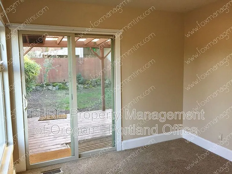 6320 NE Simpson St — Photo 11