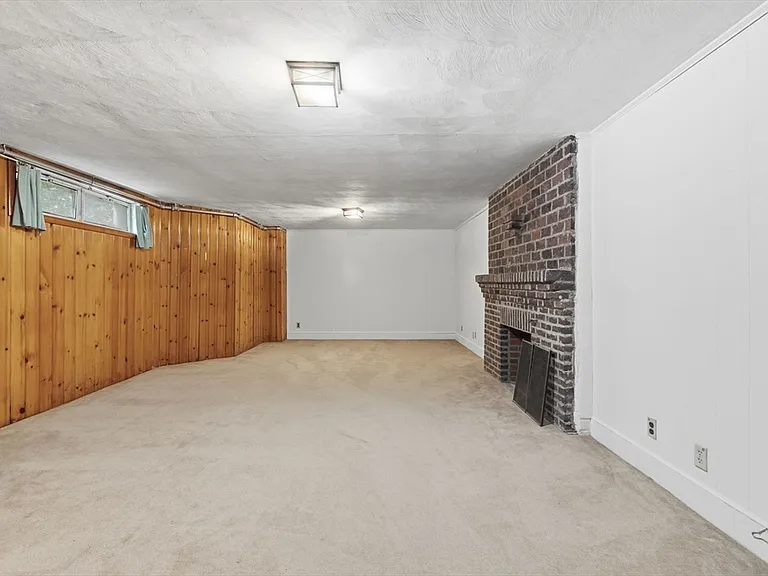 180 Eliot St — Photo 32