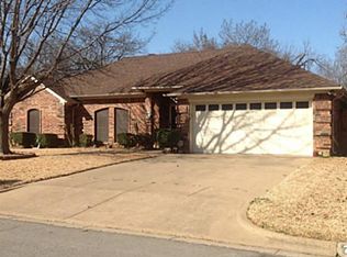 7937 Hunter Ln, North Richland Hills, TX 76182