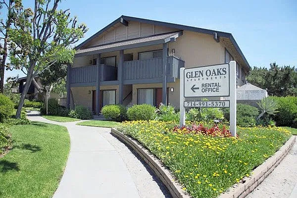 Glen Oaks Apartment Homes — Photo 6