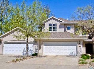 5700 S Shadow Wood Pl, Sioux Falls, SD 57108