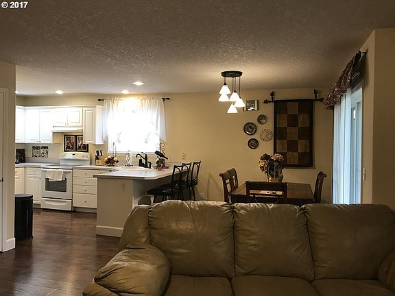 5th image of 4114 NE 64th Ave