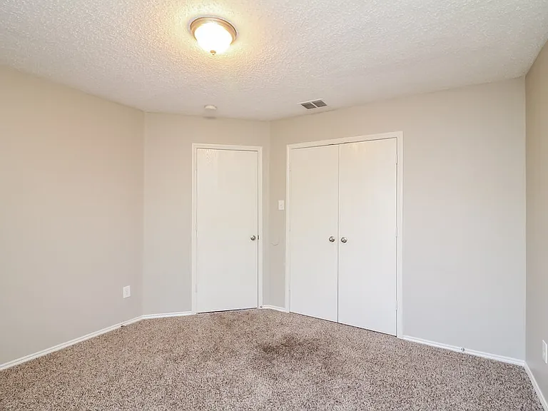 717 Lovern St — Photo 12