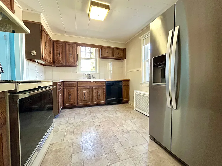 32 Wamsutta Ave — Photo 8
