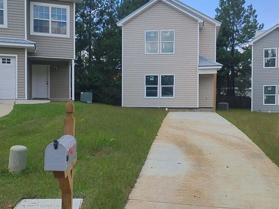161 Coral Ln