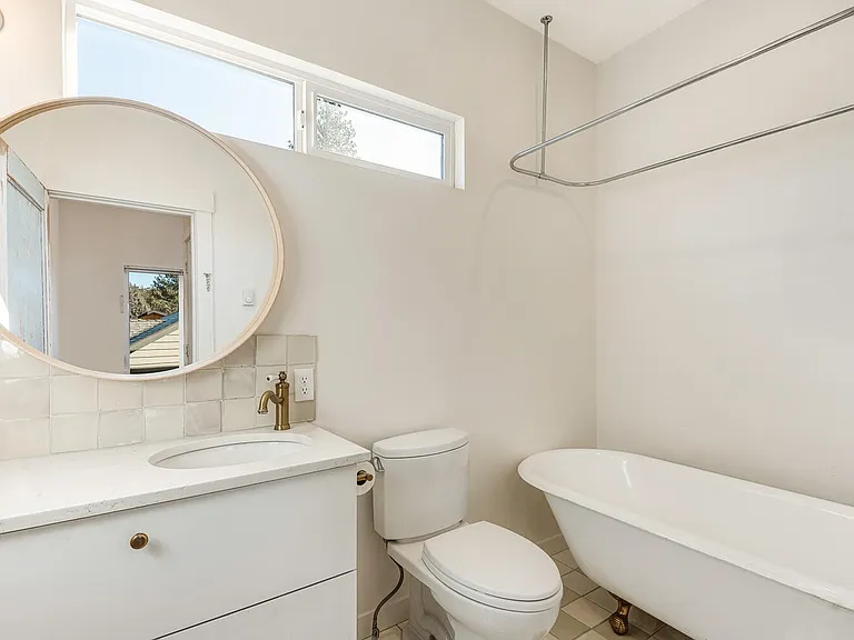 1325 NW Albany Ave #2 — Photo 7