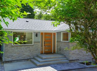 9502 17th Ave NE #A, Seattle, WA 98115