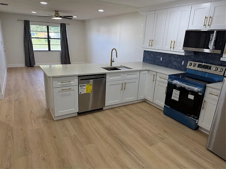 352 Cocoa Ct — Photo 7