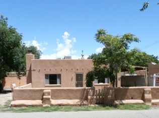 2421 Vicic Rd NW, Albuquerque, NM 87104