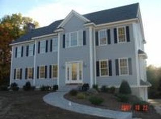 2 Weare Cir, Kensington, NH 03833