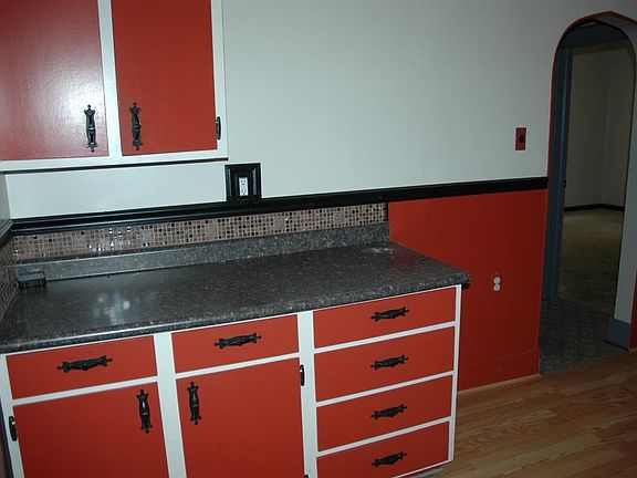 5th image of 1425 Belmont Ave