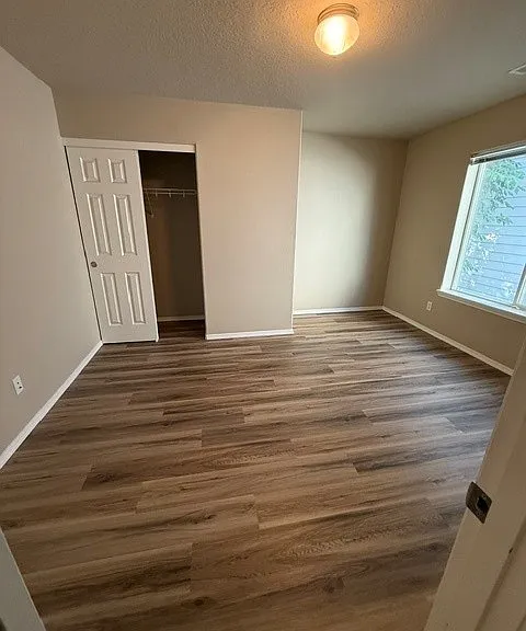 157 NW Marshall Dr — Photo 8