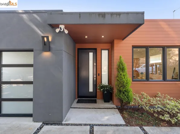 6647 Snake Rd, Oakland, CA 94611