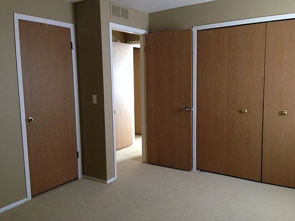 2nd Bedroom - with door to 2nd Bathroom