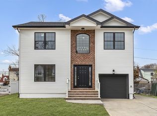 41 Eldridge Ave, Hempstead, NY 11550
