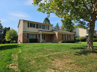 2070 Winchester Rd, Rochester Hills, MI 48307