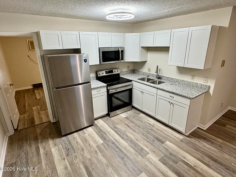 3216 Summer Pl #2 — Photo 7
