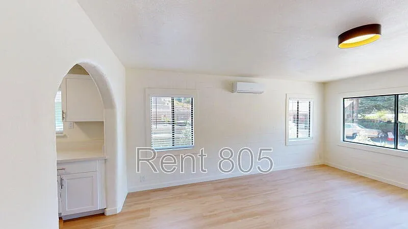 3 bed, 1.0 bath, 1019 sqft, $3,495 — Photo 4