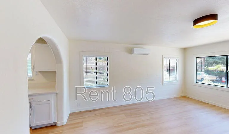 8236 Edison Dr — Photo 4