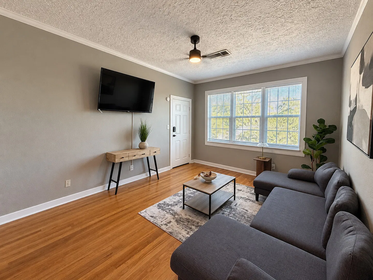 2 bed, 800 sqft, $2,000 — Photo 4