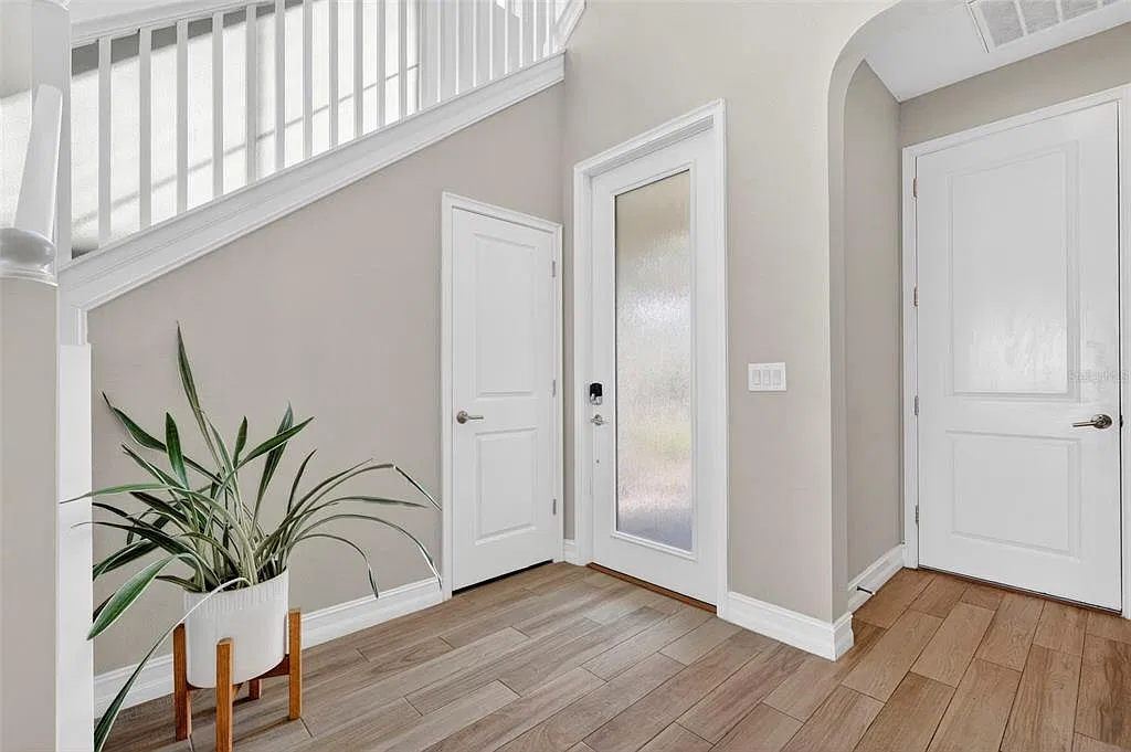 4 bed, 3.0 bath, 2509 sqft, $3,750 — Photo 4