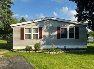 49 Hosner Cir, Oxford, MI 48371