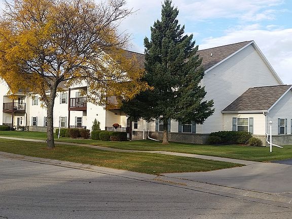 2nd image of 1016 Primrose Ln #10