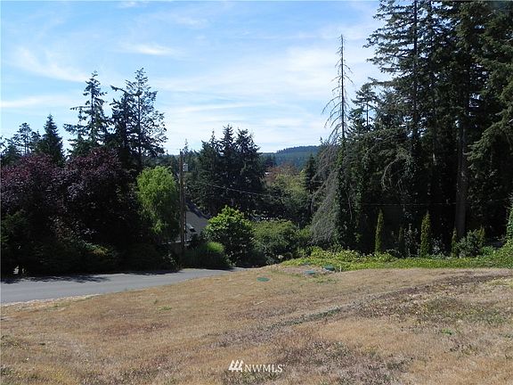 4th image of 359 Selkirk Drive