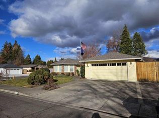 1896 Canyon Ave, Medford, OR 97504