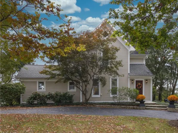 80 E Summit St, Chagrin Falls, OH 44022