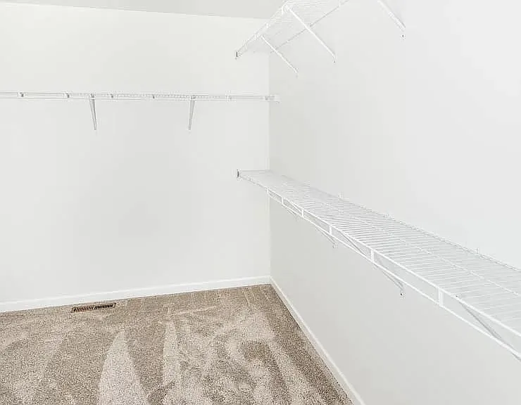 820 Cathy Dr W — Photo 35