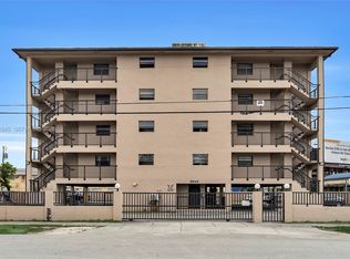 3945 SW 89th Ave #203, Miami, FL 33165