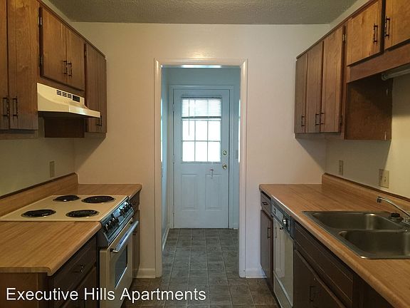 3rd image of 4518 Bonnell Dr NW APT A