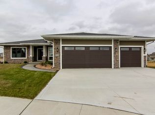 9539 Rushbrook Dr, Johnston, IA 50131