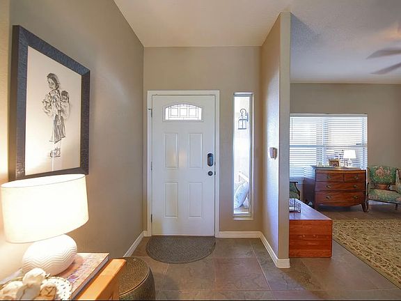 Entrance and open bonus room.